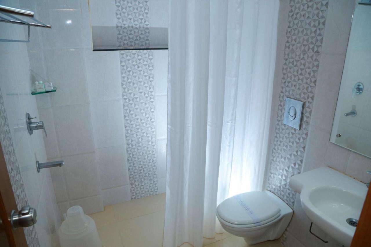 Vishnu Inn Guruvāyūr Exteriör bild